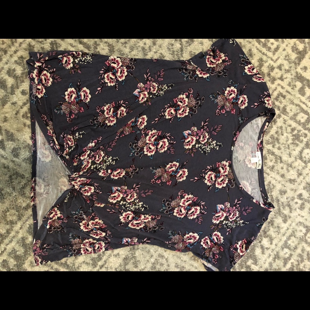 Knotted front tee